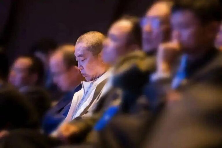 在量化交易时代，股票理财者该如何应对市场变动？